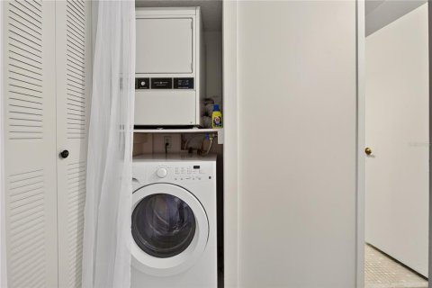 Condo in Orlando, Florida, 2 bedrooms № 2225050 - photo 18