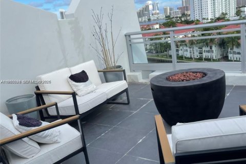 Copropriété à louer à Aventura, Floride: 3 chambres, 173.63 m2 № 2049558 - photo 10