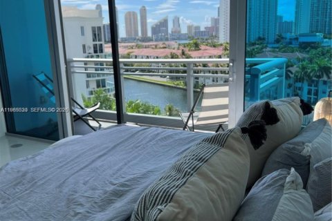 Copropriété à louer à Aventura, Floride: 3 chambres, 173.63 m2 № 2049558 - photo 16