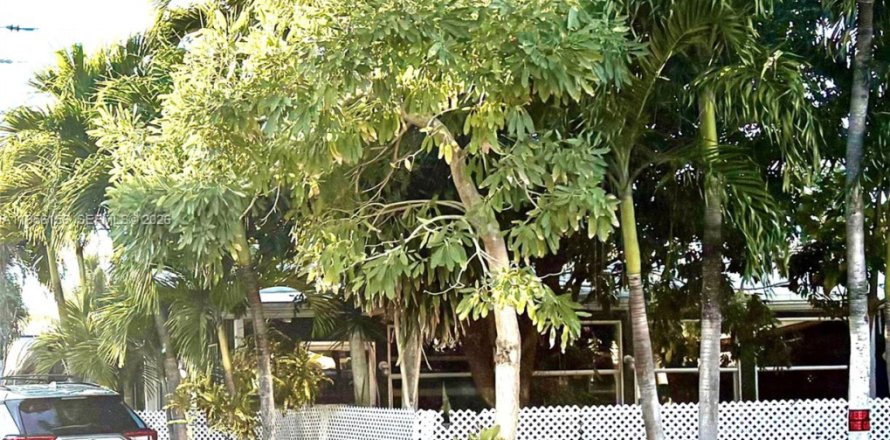 Casa en Margate, Florida 3 dormitorios, 214.79 m2 № 2019756