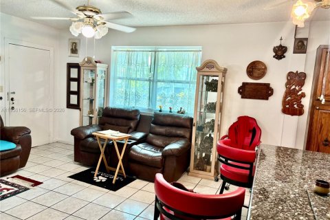 Casa en venta en Margate, Florida, 3 dormitorios, 214.79 m2 № 2019756 - foto 21