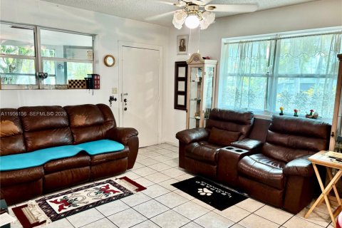 Casa en venta en Margate, Florida, 3 dormitorios, 214.79 m2 № 2019756 - foto 19