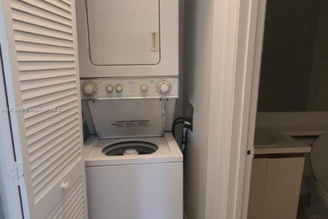 Купить кондоминиум в Дирфилд-Бич, Флорида 2 спальни, 74.97м2, № 2020961 - фото 24