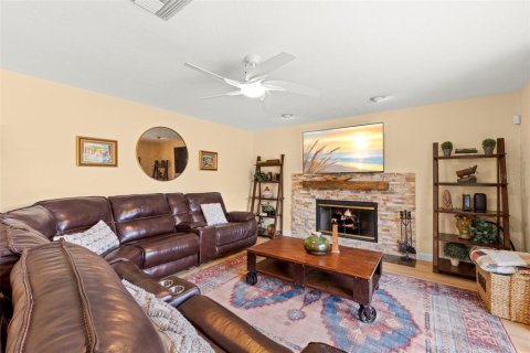 Villa ou maison à vendre à Palm Harbor, Floride: 3 chambres, 220.18 m2 № 2287764 - photo 8