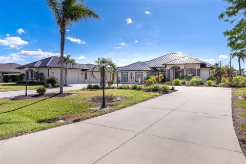 Casa en venta en Rotonda, Florida, 4 dormitorios, 233.93 m2 № 1718409 - foto 1