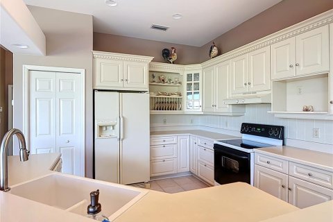 House in Lady Lake, Florida 3 bedrooms, 210.8 sq.m. № 1680484 - photo 14