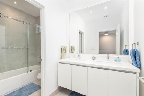 Villa ou maison à vendre à Doral, Floride: 4 chambres, 258.45 m2 № 1969342 - photo 19