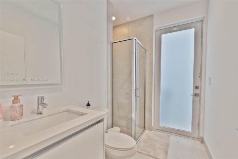 Villa ou maison à vendre à Doral, Floride: 4 chambres, 258.45 m2 № 1969342 - photo 13