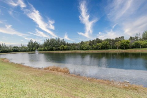 Villa ou maison à vendre à Doral, Floride: 4 chambres, 258.45 m2 № 1969342 - photo 30