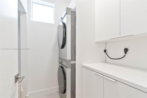 Villa ou maison à vendre à Doral, Floride: 4 chambres, 258.45 m2 № 1969342 - photo 18