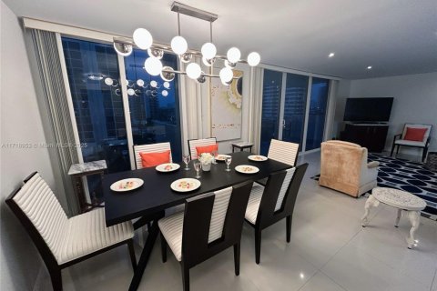 Купить кондоминиум в Халландейл-Бич, Флорида 2 спальни, 121.89м2, № 1703310 - фото 21