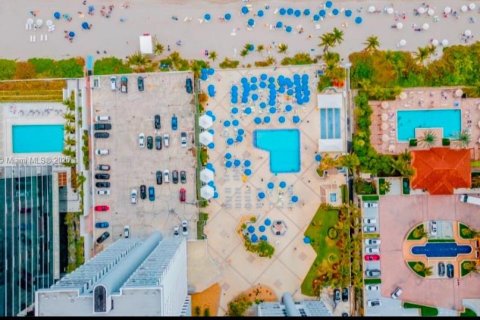 Купить кондоминиум в Халландейл-Бич, Флорида 2 спальни, 121.89м2, № 1703310 - фото 7