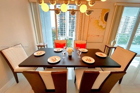 Купить кондоминиум в Халландейл-Бич, Флорида 2 спальни, 121.89м2, № 1703310 - фото 23