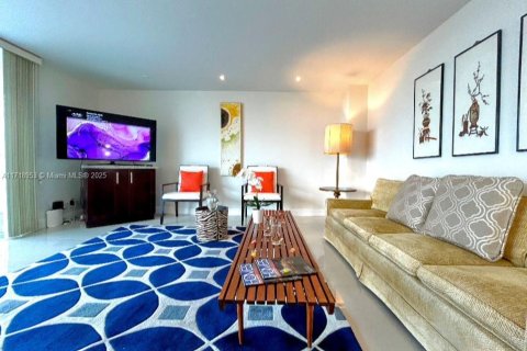 Купить кондоминиум в Халландейл-Бич, Флорида 2 спальни, 121.89м2, № 1703310 - фото 27