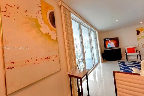 Купить кондоминиум в Халландейл-Бич, Флорида 2 спальни, 121.89м2, № 1703310 - фото 26