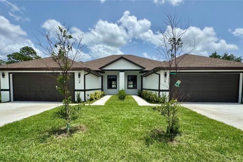 Commercial property in Palm Coast, Florida 6 bedrooms, 274.62 sq.m. № 1833310 - photo 1