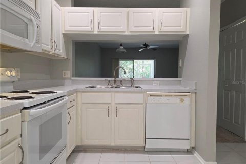 Touwnhouse à louer à Tampa, Floride: 2 chambres, 107.02 m2 № 2398768 - photo 9