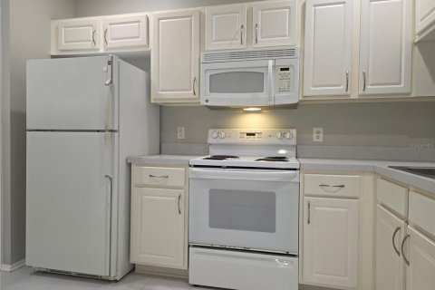 Touwnhouse à louer à Tampa, Floride: 2 chambres, 107.02 m2 № 2398768 - photo 7