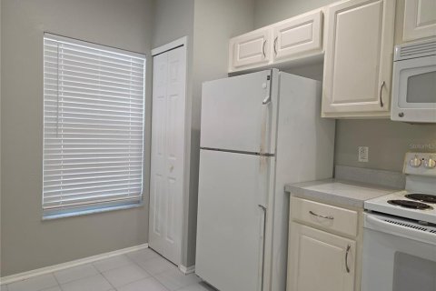 Touwnhouse à louer à Tampa, Floride: 2 chambres, 107.02 m2 № 2398768 - photo 8