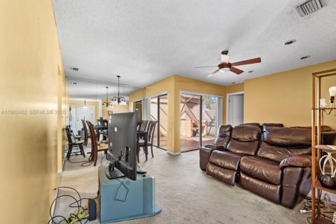 Купить кондоминиум в Коконат Крик, Флорида 2 спальни, 102.75м2, № 2025833 - фото 3