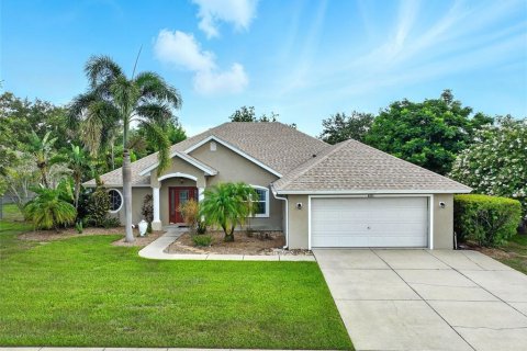 House in Tavares, Florida 4 bedrooms, 201.41 sq.m. № 1806638 - photo 1
