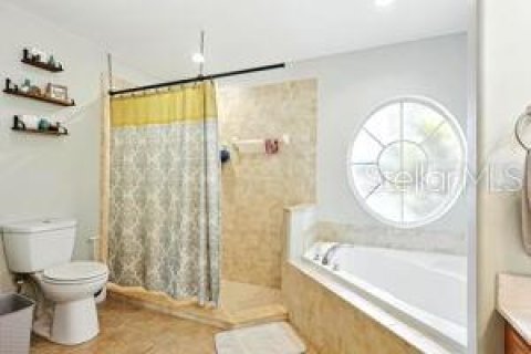 House in Tavares, Florida 4 bedrooms, 201.41 sq.m. № 1806638 - photo 17