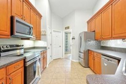 House in Tavares, Florida 4 bedrooms, 201.41 sq.m. № 1806638 - photo 9
