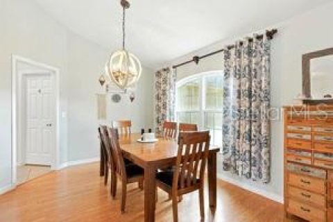 House in Tavares, Florida 4 bedrooms, 201.41 sq.m. № 1806638 - photo 8