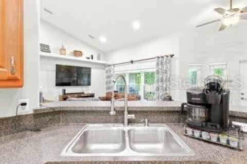 House in Tavares, Florida 4 bedrooms, 201.41 sq.m. № 1806638 - photo 12