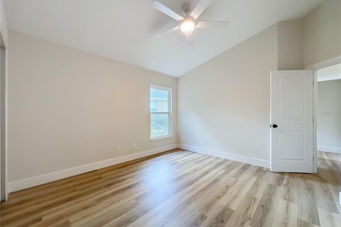 House in Clermont, Florida 4 bedrooms, 254.92 sq.m. № 2389050 - photo 25