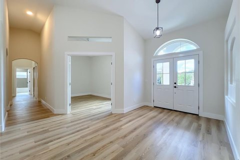 House in Clermont, Florida 4 bedrooms, 254.92 sq.m. № 2389050 - photo 6