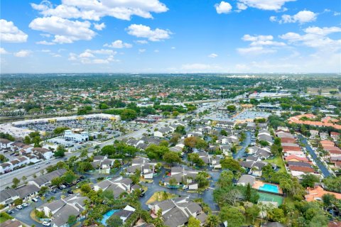 Copropriété à vendre à Miami, Floride: 2 chambres, 91.23 m2 № 2146458 - photo 16