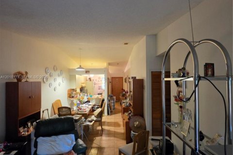 Copropriété à vendre à Miami, Floride: 2 chambres, 91.23 m2 № 2146458 - photo 10