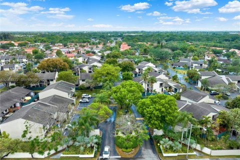 Copropriété à vendre à Miami, Floride: 2 chambres, 91.23 m2 № 2146458 - photo 17
