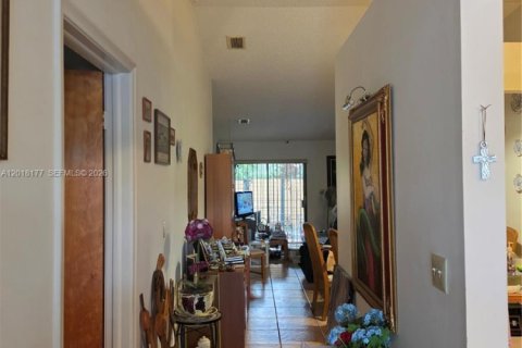 Copropriété à vendre à Miami, Floride: 2 chambres, 91.23 m2 № 2146458 - photo 7