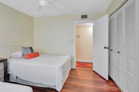 Condo in Lauderhill, Florida, 2 bedrooms  № 1861348 - photo 20