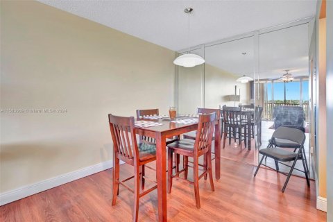 Condo in Lauderhill, Florida, 2 bedrooms  № 1861348 - photo 23