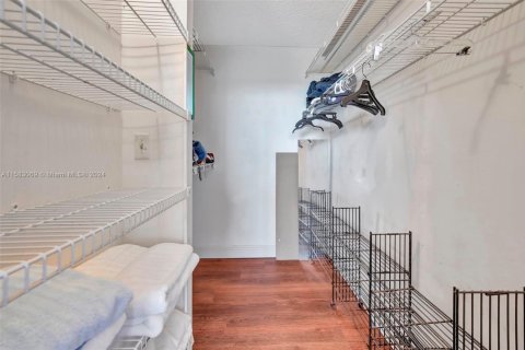 Condo in Lauderhill, Florida, 2 bedrooms  № 1861348 - photo 13