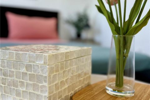 House in Miami, Florida 4 bedrooms, 157.93 sq.m. № 1888048 - photo 24