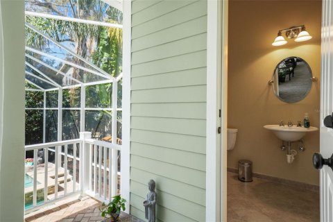 House in Tampa, Florida 4 bedrooms, 335.66 sq.m. № 1514899 - photo 29