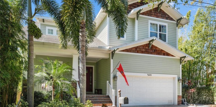 House in Tampa, Florida 4 bedrooms, 335.66 sq.m. № 1514899