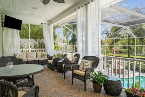 House in Tampa, Florida 4 bedrooms, 335.66 sq.m. № 1514899 - photo 2