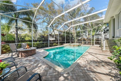 House in Tampa, Florida 4 bedrooms, 335.66 sq.m. № 1514899 - photo 30