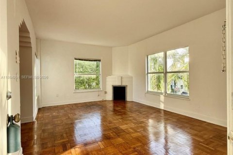 Снять в аренду квартиру в Майами-Бич, Флорида 1 спальня, 1596.99м2, № 2045479 - фото 7