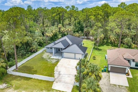 House in Naples, Florida 4 bedrooms, 267.19 sq.m. № 2219688