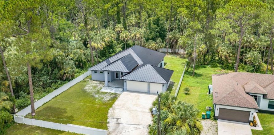 Casa en Naples, Florida 4 dormitorios, 267.19 m2 № 2219688