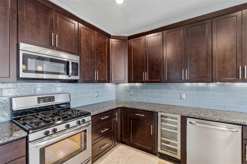 Villa ou maison à vendre à Tampa, Floride: 2 chambres, 151.8 m2 № 2150135 - photo 21