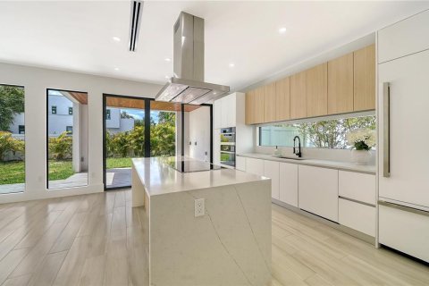 Villa ou maison à vendre à Sarasota, Floride: 4 chambres, 270.35 m2 № 2095454 - photo 3