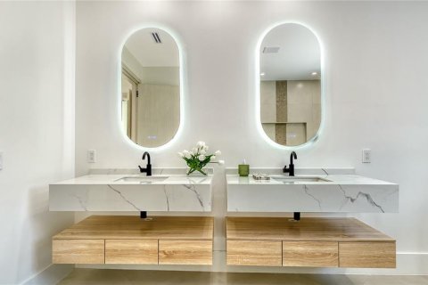 Villa ou maison à vendre à Sarasota, Floride: 4 chambres, 270.35 m2 № 2095454 - photo 15