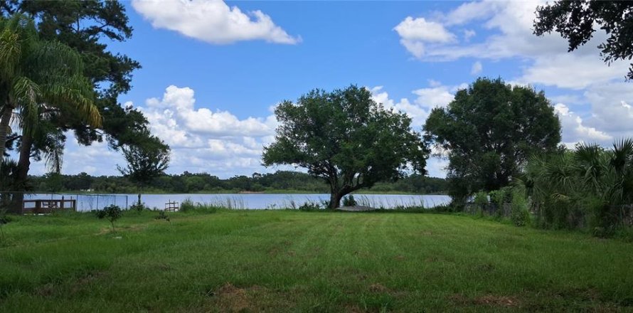 House in Winter Haven, Florida 3 bedrooms, 117.8 sq.m. № 1812656